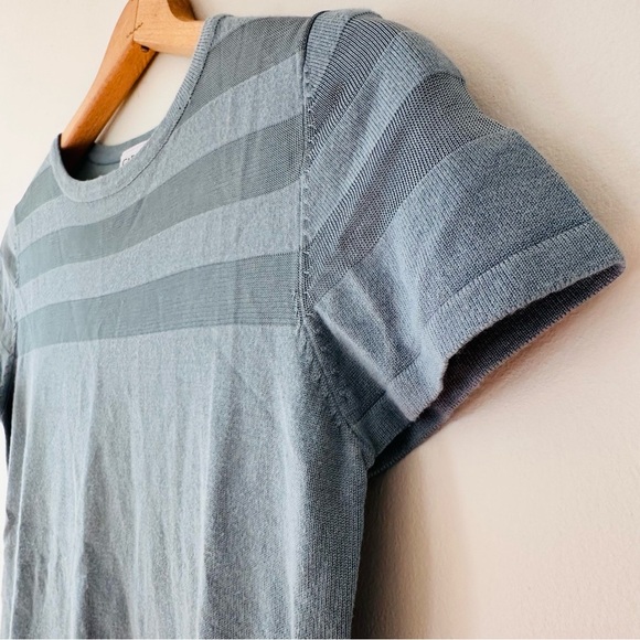 Carmen Marc Valvo Sheer Stripe Dusty Blue Tee Size Small - Picture 5 of 6